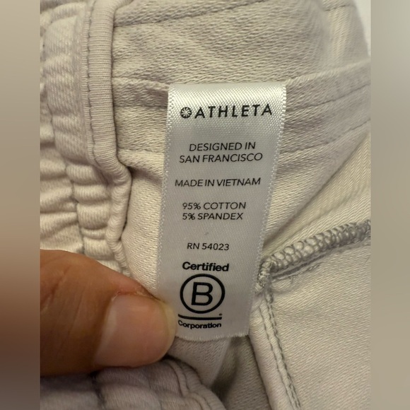 Athleta Farallon jogger pants 8 Light gray Tapered crop Elastic waist Pockets - Picture 10 of 16